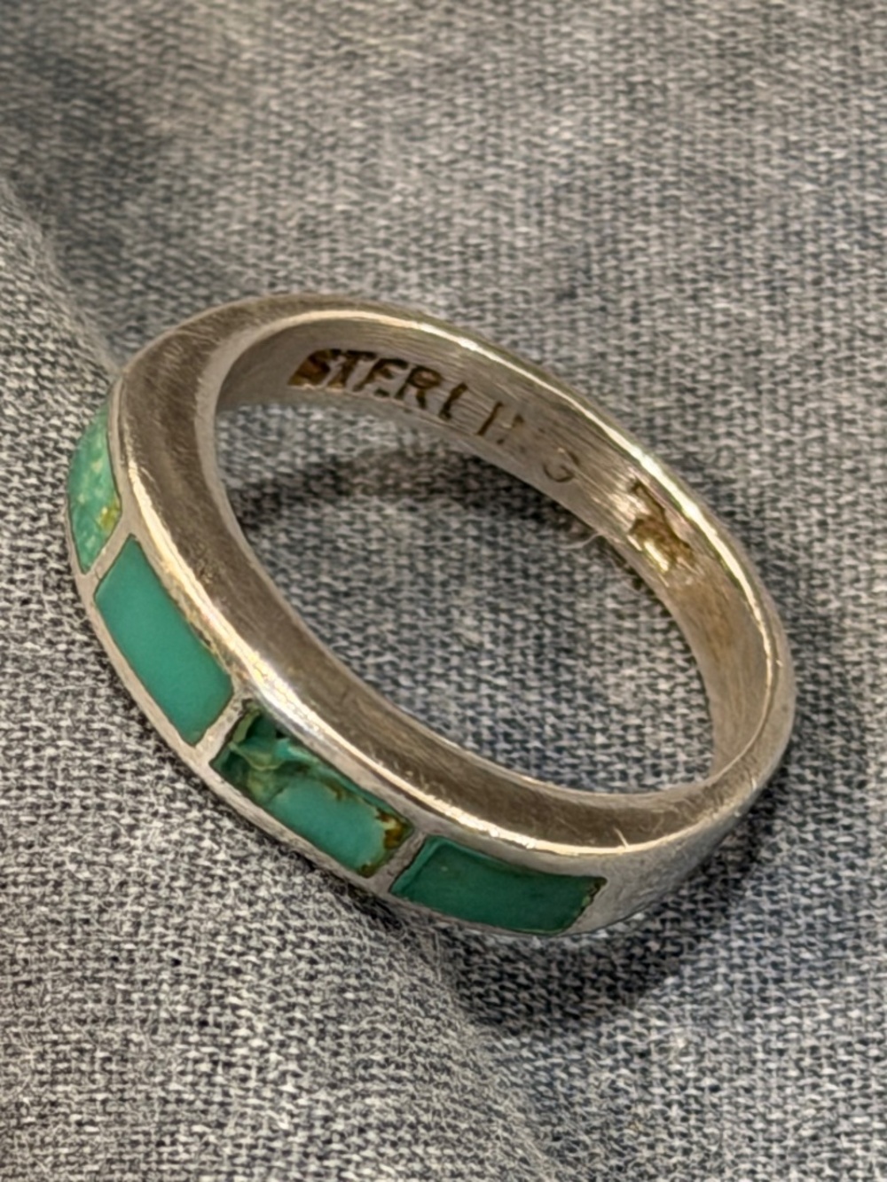 EUC Vintage Native American Sterling Silver Turquoise Inlay Band